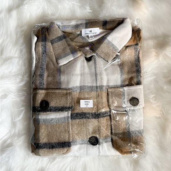 Women’s Shacket | Urban Daisy Plaid Shacket NWT - Picture 7 of 11